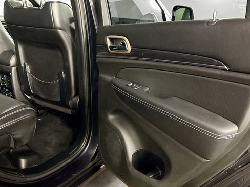Used 2015 Jeep Grand Cherokee Overland w/ Advanced Technology Group AWD/4WD image 49