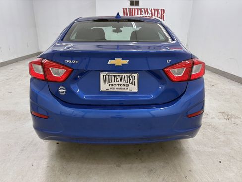 Used 2018 Chevrolet Cruze LT image 3