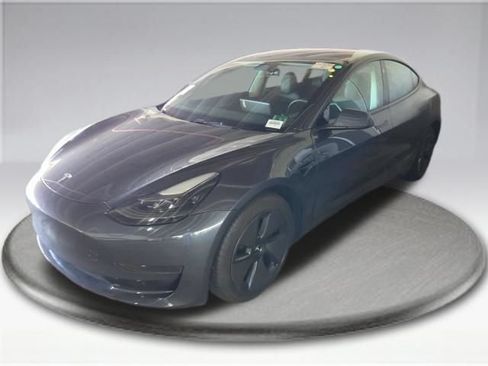 Used 2023 Tesla Model 3 Standard Range RWD image 12