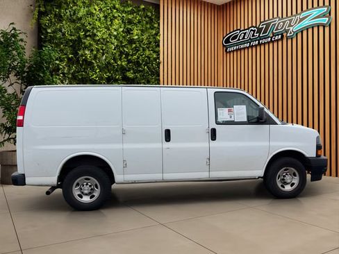 Used 2021 Chevrolet Express 2500 RWD image 5