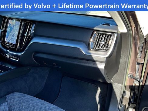 Used 2022 Volvo XC60 B5 Momentum image 20