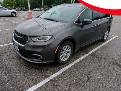 Used 2022 Chrysler Pacifica Touring-L