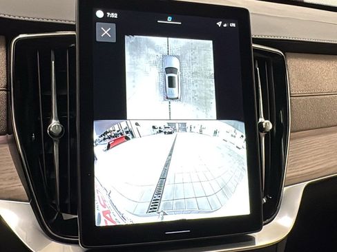 Used 2026 Volvo XC90 B6 Plus w/ Protection Package image 18