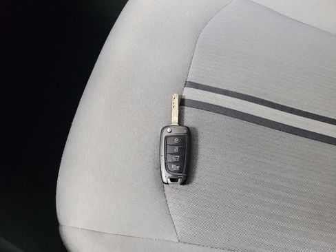 Used 2022 Hyundai Sonata SE image 32