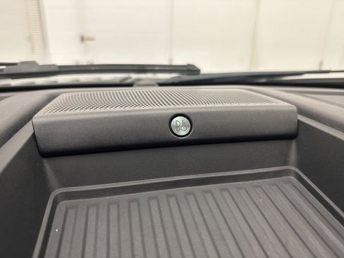 Used 2018 Ford F150 Platinum w/ Equipment Group 701A Luxury image 39