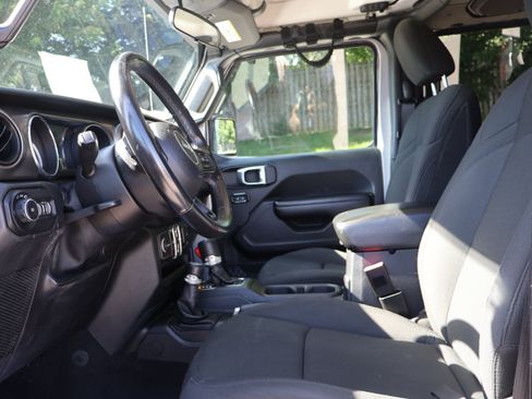 Used 2021 Jeep Wrangler Unlimited Sport AWD/4WD image 18