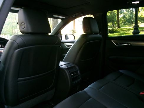 Used 2022 Cadillac XT5 Luxury w/ LPO, Radiant Package FWD image 24