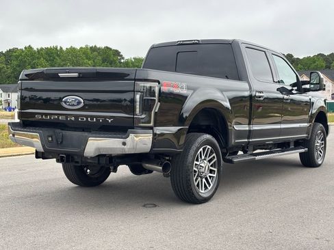 Used 2017 Ford F250 Lariat w/ FX4 Off-Road Package AWD/4WD image 4