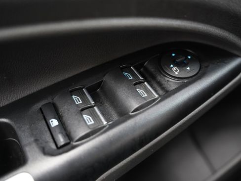 Used 2019 Ford Transit Connect XLT image 26