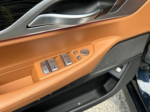 Used 2021 BMW 740i w/ M Sport Package RWD image 13