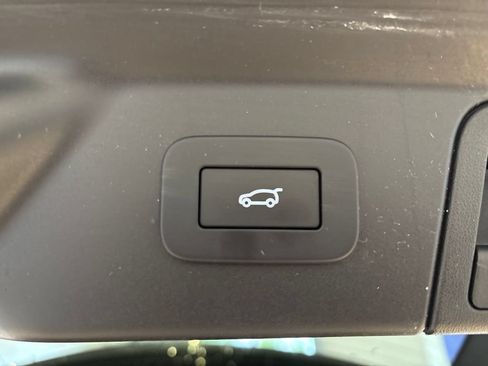 Used 2023 Land Rover Range Rover Velar S AWD/4WD image 19