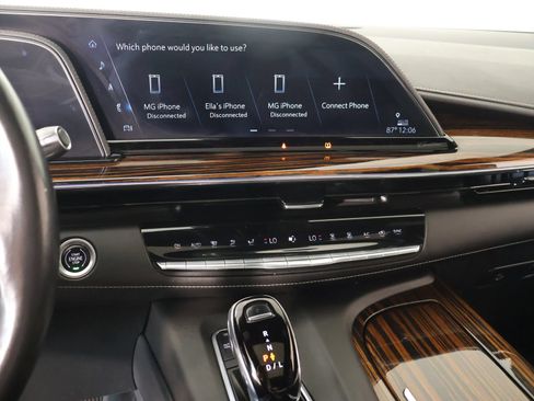 Used 2022 Cadillac Escalade Premium Luxury AWD/4WD image 5