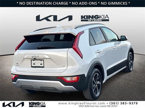 Used 2025 Kia Niro LX image 23