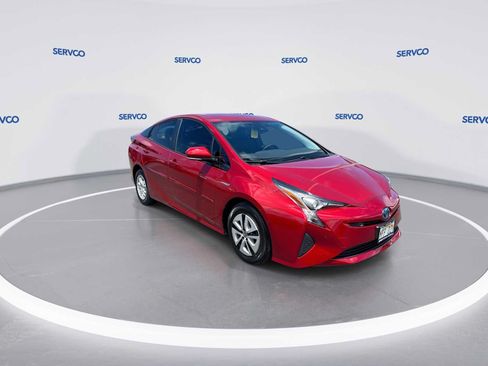 Used 2018 Toyota Prius Four FWD image 2