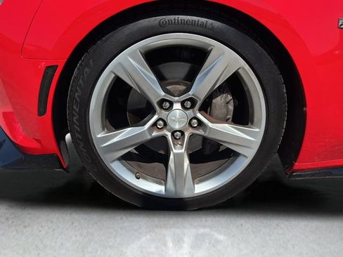 Used 2018 Chevrolet Camaro SS RWD image 22