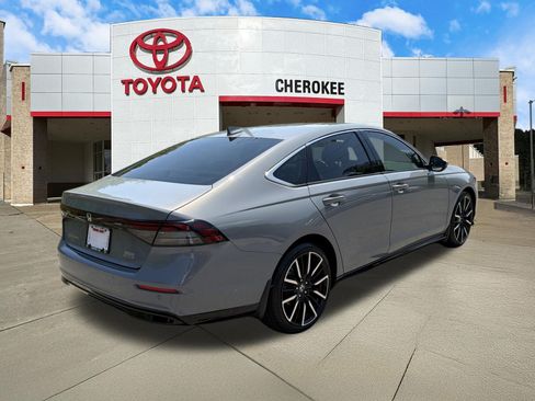Used 2025 Honda Accord Touring image 5