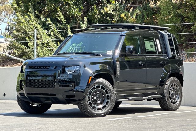 New 2026 Land Rover Defender 110 AWD/4WD image 1