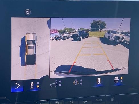 Used 2024 Chevrolet Colorado ZR2 w/ Technology Package image 18