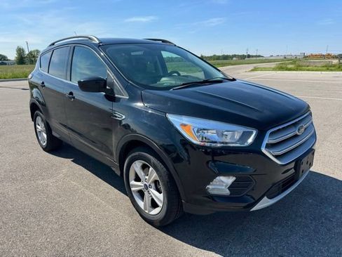 Used 2018 Ford Escape SEL FWD image 3