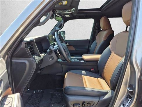 Certified 2025 Lexus GX 550 w/ Accessory Package (Z1) AWD/4WD image 13