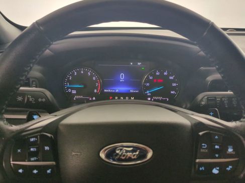 Used 2020 Ford Explorer XLT image 32