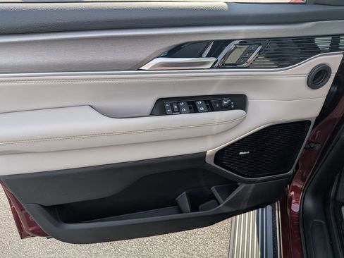 New 2026 Jeep Grand Wagoneer L Limited AWD/4WD image 10