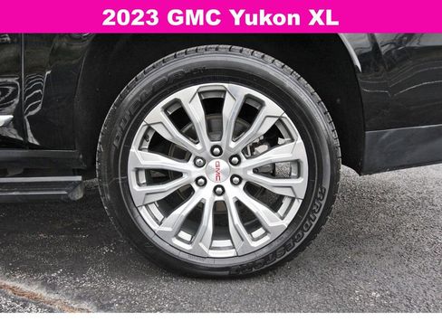 Used 2023 GMC Yukon XL Denali AWD/4WD image 31