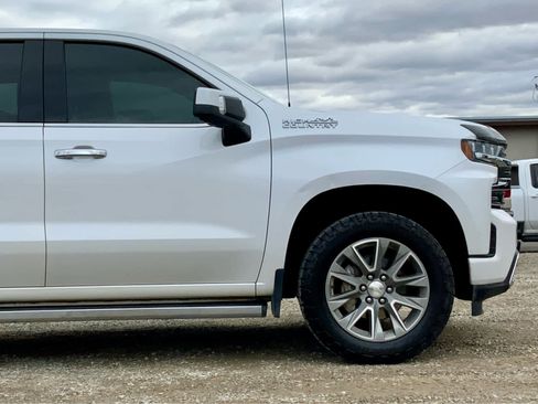 Used 2022 Chevrolet Silverado 1500 High Country w/ Technology Package image 13