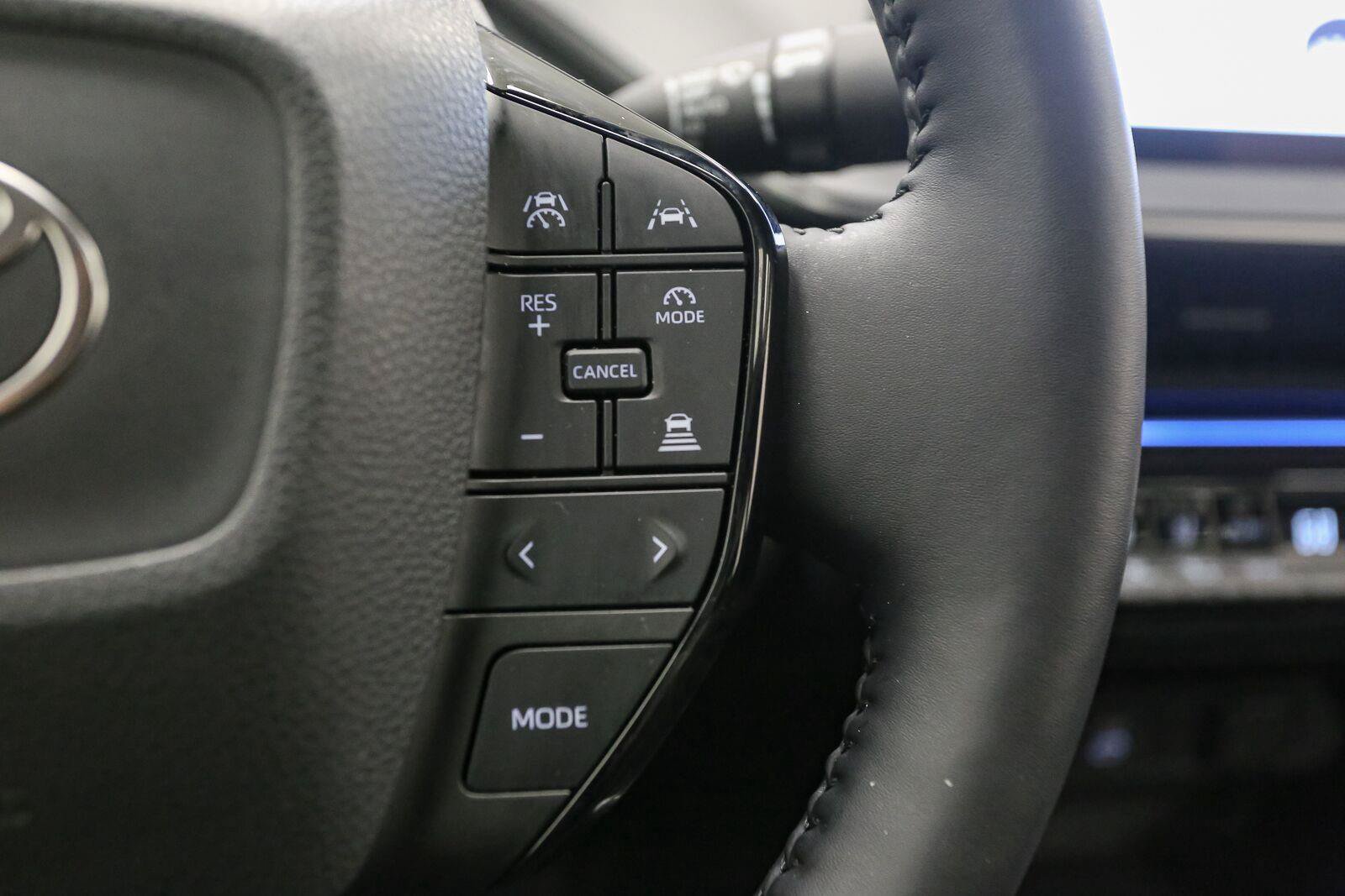 Used 2023 Toyota Prius Limited AWD/4WD image 34