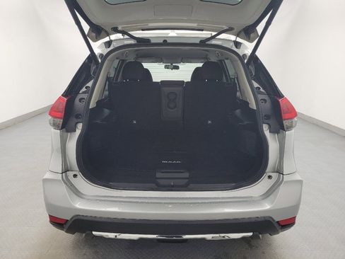 Used 2018 Nissan Rogue SV image 29