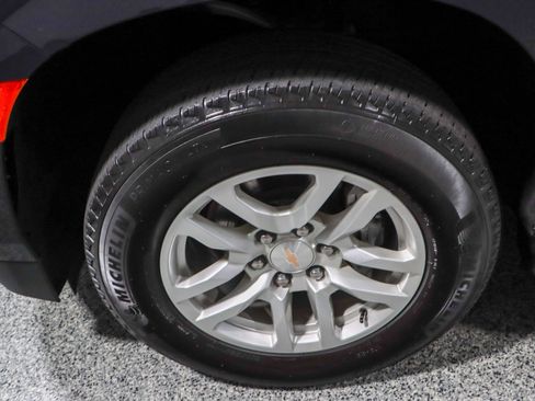 Used 2023 Chevrolet Suburban LT image 11