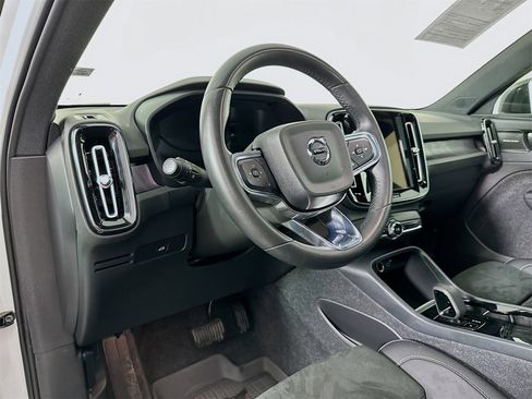 Used 2023 Volvo XC40 Recharge Ultimate w/ Protection Package Premier image 9