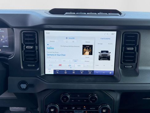 Used 2024 Ford Bronco Big Bend w/ Sasquatch Package AWD/4WD image 10