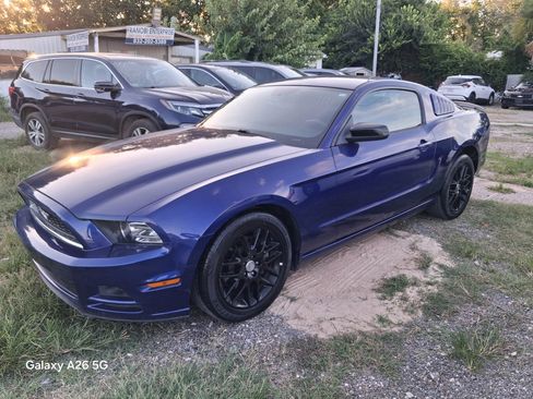 Used 2014 Ford Mustang Coupe w/ Equipment Group 102A RWD image 4