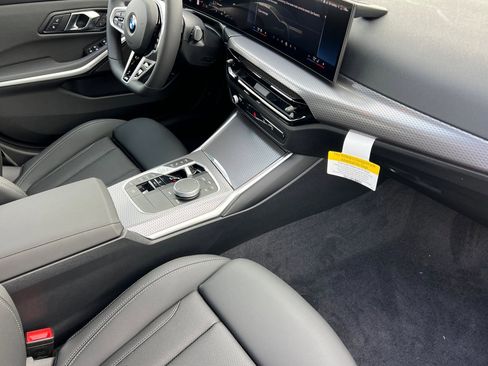 Used 2026 BMW 330i Sedan w/ M Sport Package image 27