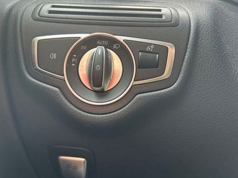 Used 2019 Mercedes-Benz GLC 300 4MATIC image 20