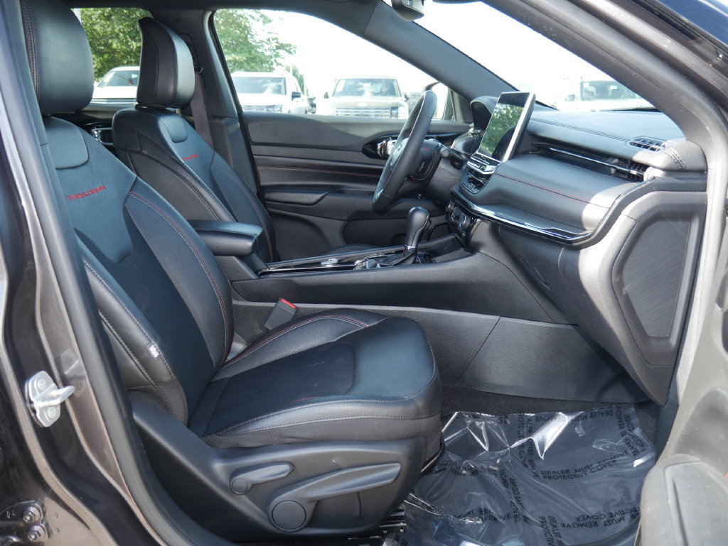 Used 2024 Jeep Compass Trailhawk AWD/4WD image 24