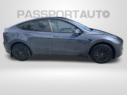 Used 2023 Tesla Model Y Long Range AWD/4WD image 8