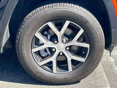 Used 2024 Jeep Grand Cherokee Limited image 6