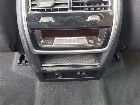 Used 2020 BMW X7 xDrive40i w/ Premium Package image 32