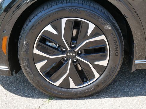 Certified 2023 Kia EV6 Wind w/ Wind Technology Package AWD/4WD image 15