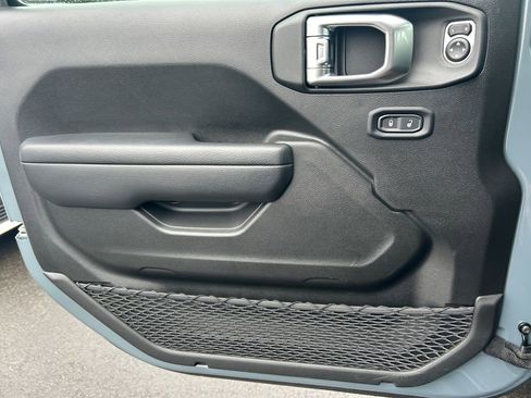 Used 2024 Jeep Wrangler Unlimited image 22