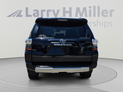 Used 2022 Toyota 4Runner TRD Off-Road Premium w/ Moonroof Package AWD/4WD image 4