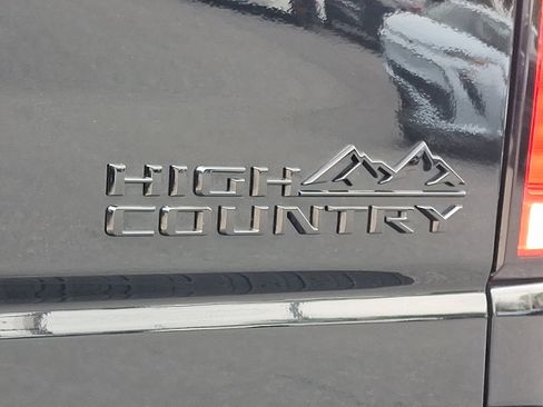 Certified 2024 Chevrolet Silverado 2500 High Country w/ Midnight Edition AWD/4WD image 29