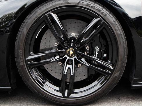 Used 2021 Lamborghini Huracan EVO RWD image 12