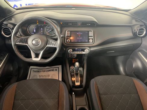 Used 2018 Nissan Kicks SR FWD image 31