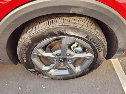 Used 2025 Kia K4 LXS image 24