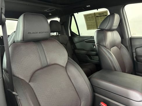 Used 2025 Honda Pilot Black Edition image 36