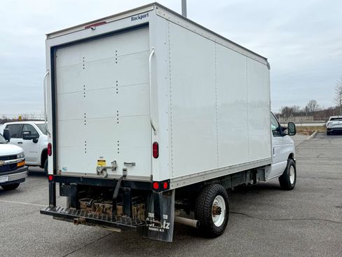 Used 2025 Ford E-350 and Econoline 350 Super Duty w/ Power Equipment Group image 7