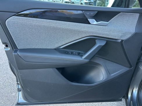 Used 2025 Volkswagen Tiguan S image 16